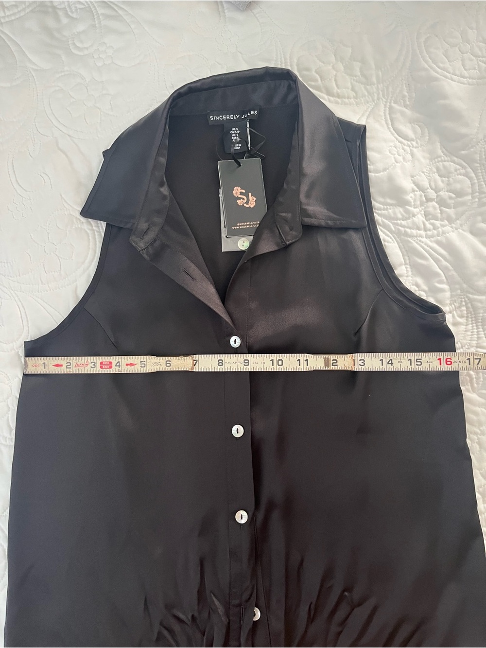 Sincerly Jules Black Sleeveless Satin Tie-Front Blouse Size Small - Picture 8 of 8